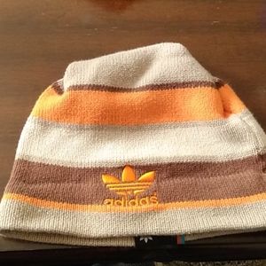 Adidas beenie - like new